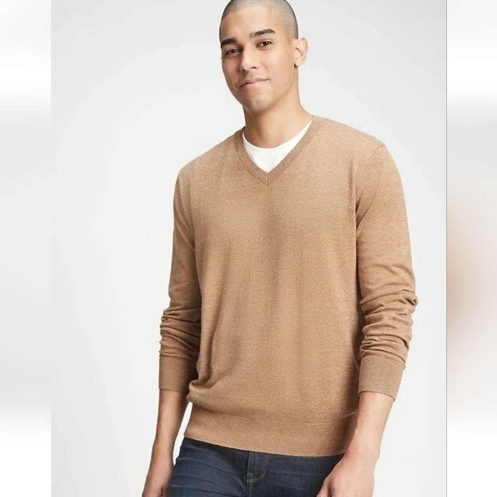 Sabastian Cooper Cotton-Cashmere Blend V-neck Sweater